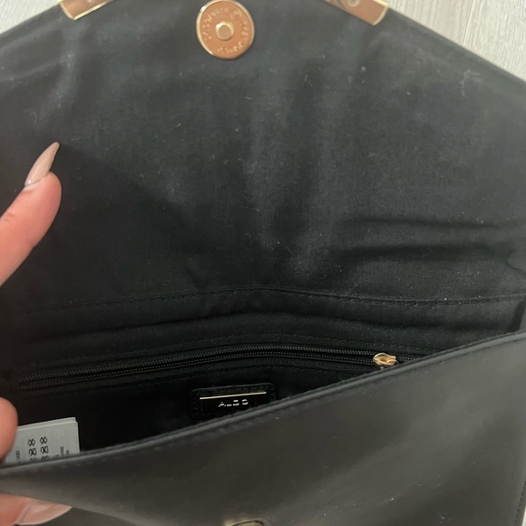 Black and gold Aldo clutch - Picture 3 of 4